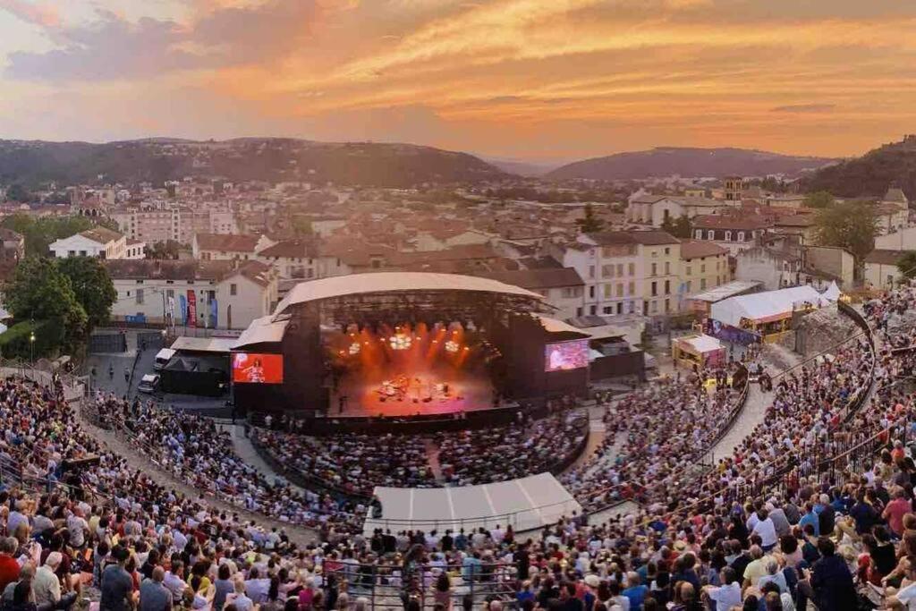 Studio Le «Victor Hugo» , Hyper Centre Ville Vienne  Eksteriør bilde